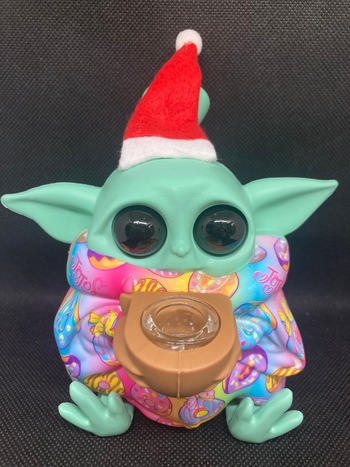 Baby Yoda Silicone Water Pipe