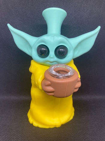Baby Yoda Silicone Water Pipe