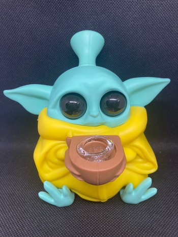 Baby Yoda Silicone Water Pipe