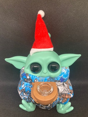 Baby Yoda Silicone Water Pipe