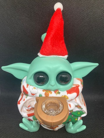 Baby Yoda Silicone Water Pipe